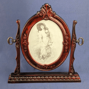 1989 Albert E. Price Products Beautiful Oval Picture Frame with Stand