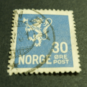 NORWAY NORGE RARE 30 ore Blue Lion Rampant Stamp