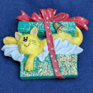 Vintage Resin Christmas Cat in Box Brooch Pin