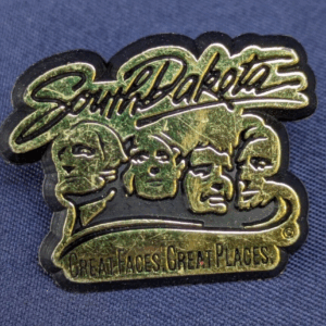 Vintage South Dakota -Great Paces Great Places-  Souvenir Pinback Lapel Pin
