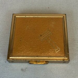 VINTAGE ORIENTAL PORTABLE RAZOR WITH LENTICULAR PICTURE WITH CONTAINER