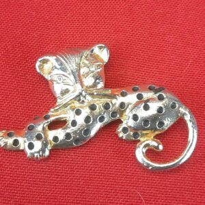 Vintage Gold Tone Leopard Brooch Pin