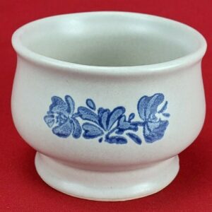 Vintage Pfaltzgraff Yorktowne Gray Body/Blue Flower 3" Sugar Bowl Stoneware