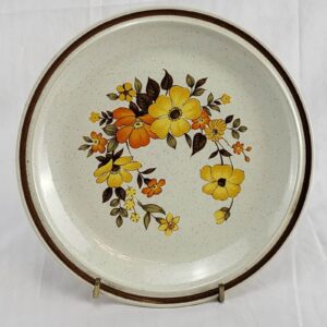 Vintage Casual Elegance - Stoneware Plate 572 - Floral Design - Chablis - Japan