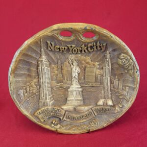 New York City Souvenir Faux Wood Plate Vintage Novelty Wall Hanger Arrow