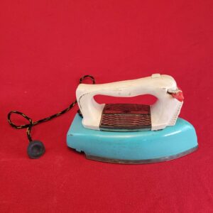 Vintage WOLVERINE CHILDs TOY Pretend IRON TIN BLUE w/ PLASTIC HANDLE No 308 USA