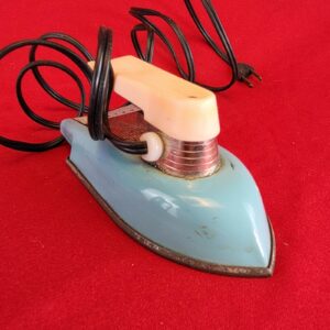 Vintage Nassau Prods. Corp. Childs Electric Iron Troy New York USA