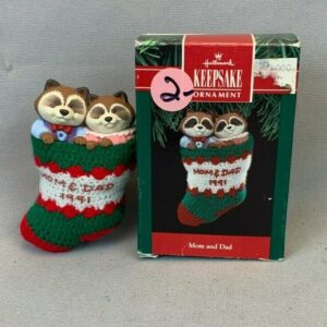 HALLMARK KEEPSAKE MOM AND DAD RACCOONS IN STOCKING CHRISTMAS ORNAMENT 1991 CUTE