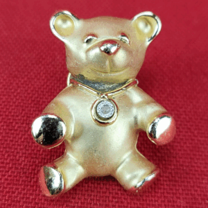 Vintage Gigi Giusti 1 1/8" Gold Tone Teddy Bear Diamond Chip Brooch Pin
