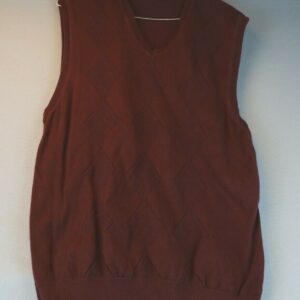Claiborne Mens Medium Winter Sweater Vest Knit Argyle Sleeveless V-Neck - Maroon